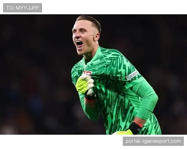 官方：尼斯与主力门将布乌卡续约至2029年